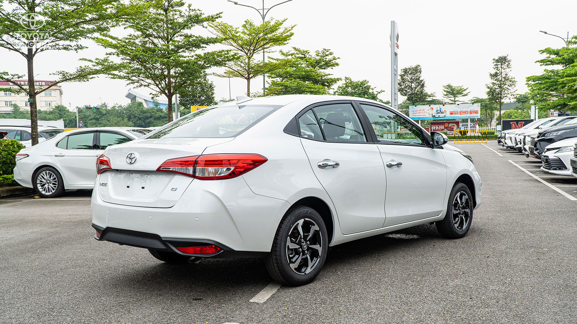 ốp cản phía sau xe toyota vios 2023