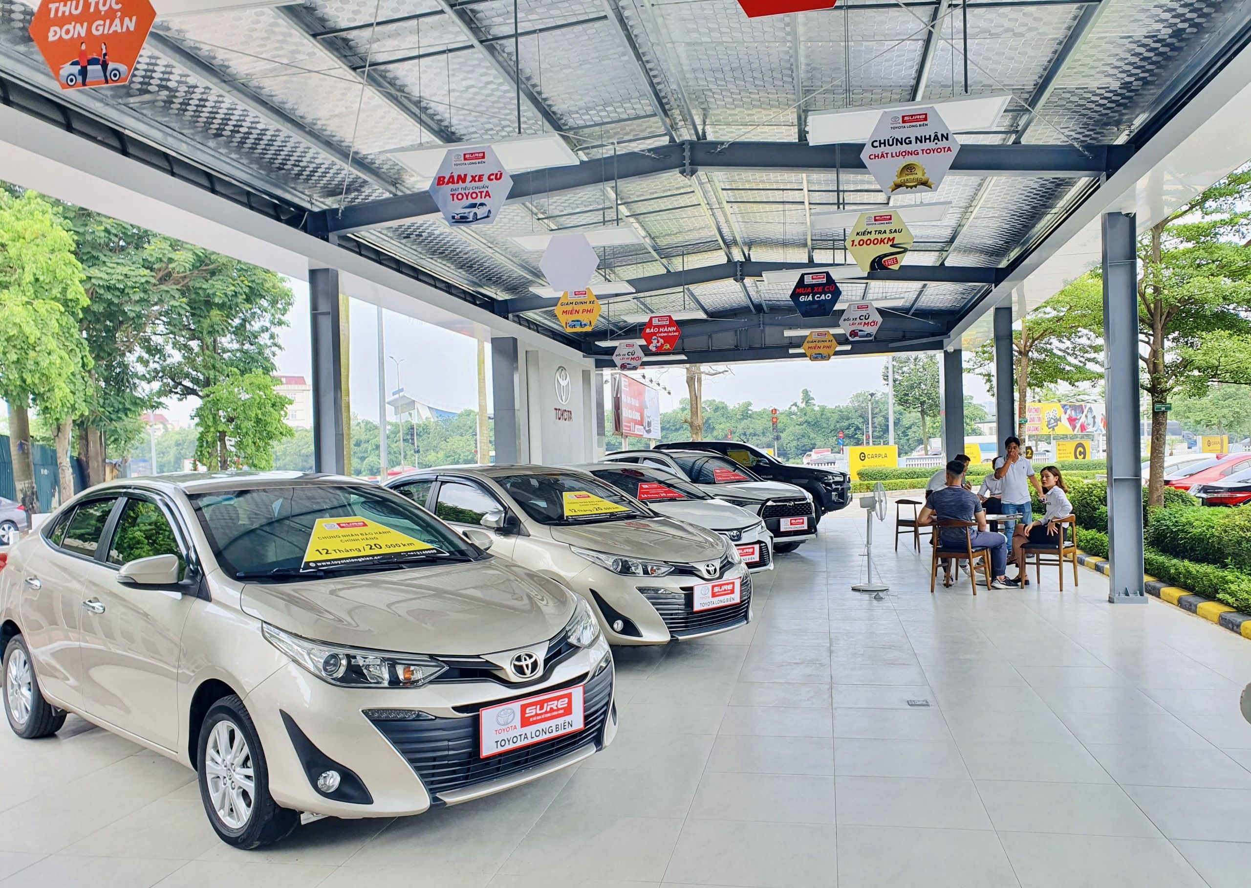 Chào mừng bạn đến với Showroom Toyota Sure - Toyota Long Biên!