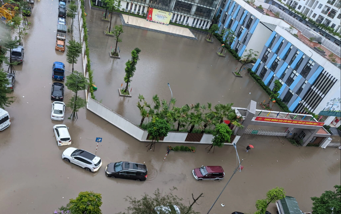 Ô tô bị ngập nước ở Bắc Ninh, thiệt hại ước đến cả trăm triệu mỗi xe