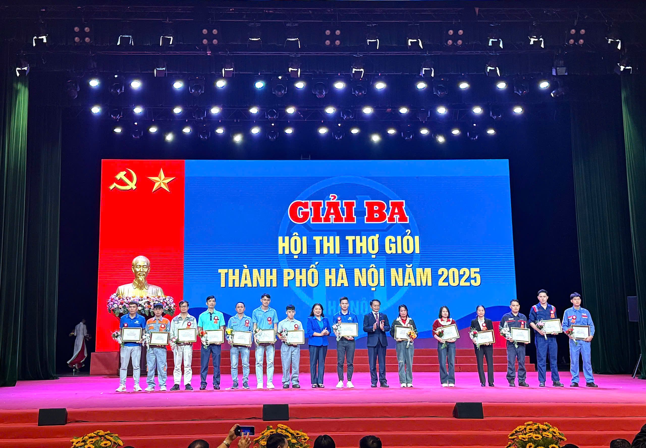 TOYOTA LONG BIÊN VINH DỰ NHẬN GIẢI BA HỘI THI THỢ GIỎI THÀNH PHỐ HÀ NỘI 2025