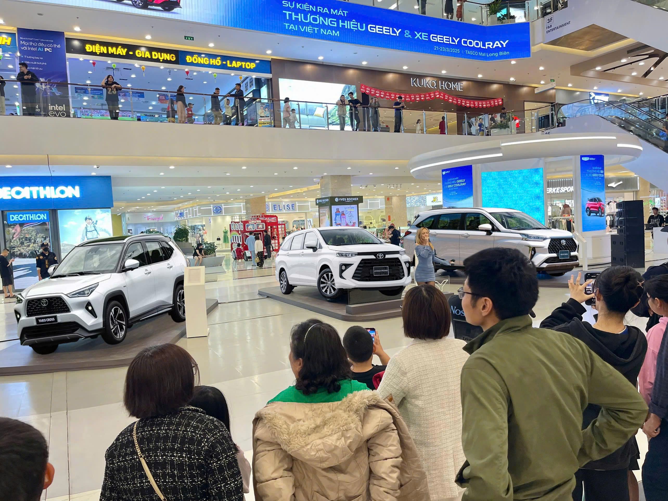 TRƯNG BÀY VÀ LÁI THỬ CÁC DÒNG XE GẦM CAO HOT NHẤT TẠI TTTM TASCO MALL